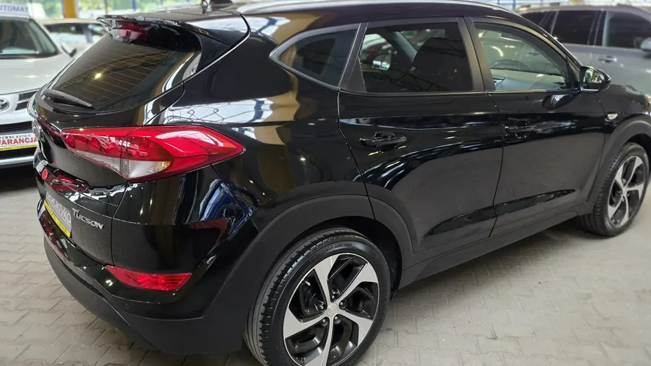 HYUNDAI Tucson -