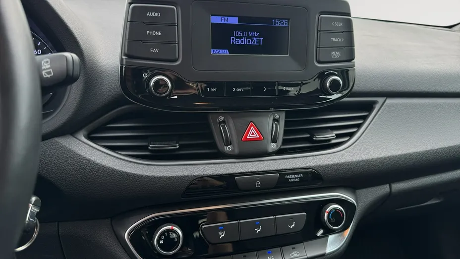 HYUNDAI i30 -