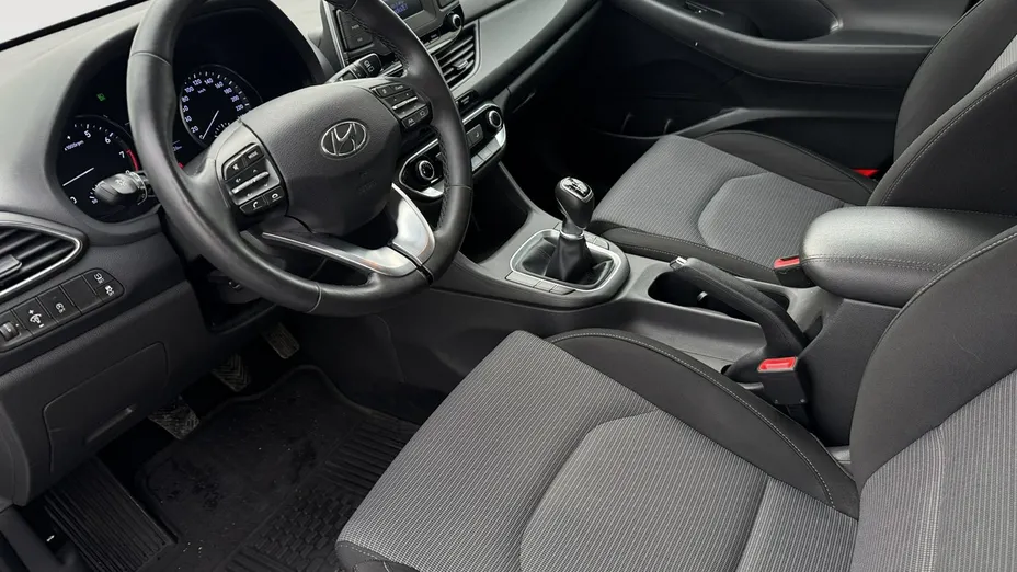 HYUNDAI i30 -