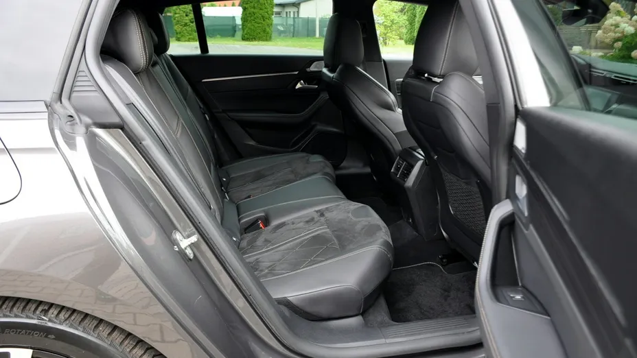 PEUGEOT 508 -