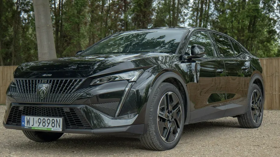 PEUGEOT 408 -