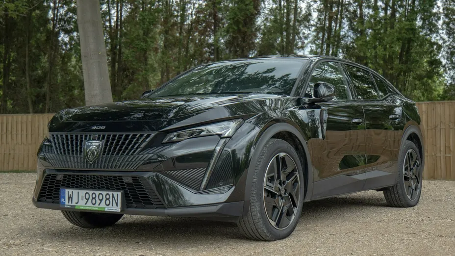 PEUGEOT 408 -