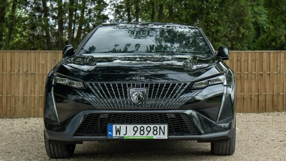 PEUGEOT 408 -