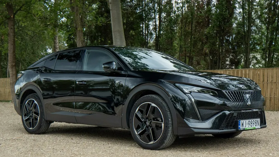 PEUGEOT 408 -