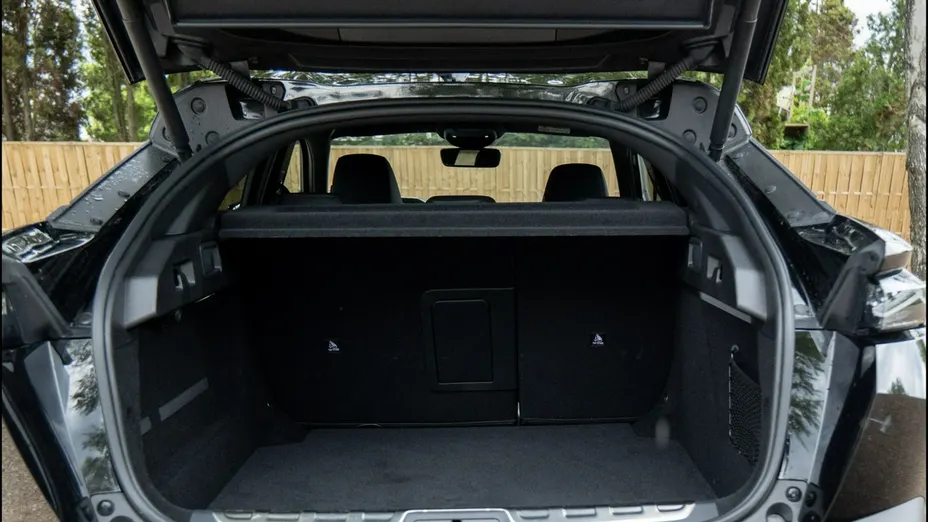 PEUGEOT 408 -