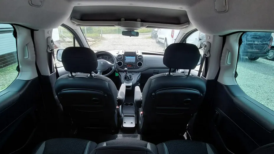 PEUGEOT Partner -