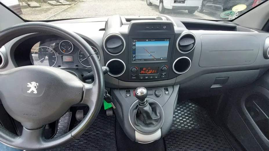 PEUGEOT Partner -