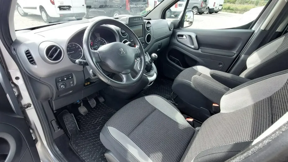 PEUGEOT Partner -