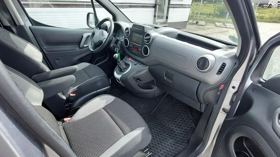 PEUGEOT Partner -