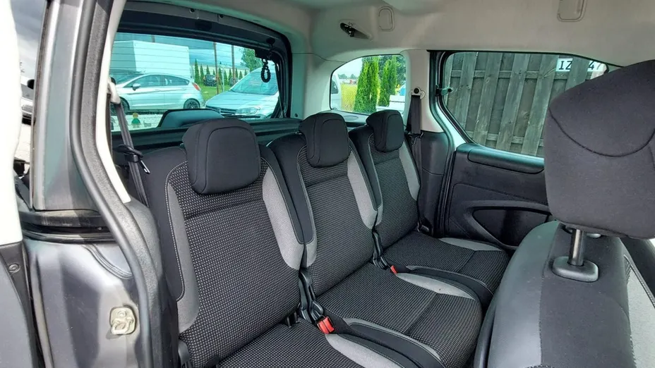 PEUGEOT Partner -
