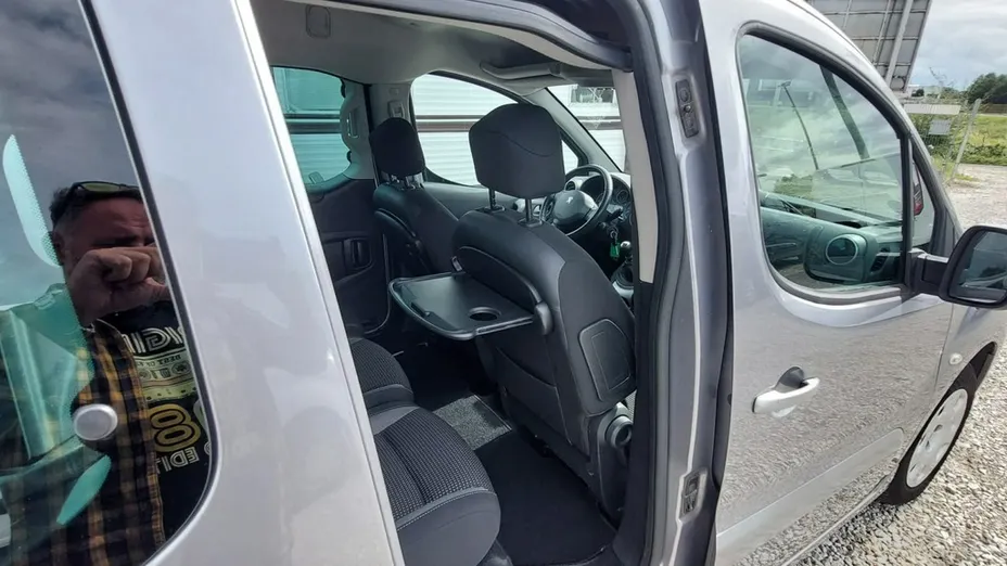 PEUGEOT Partner -