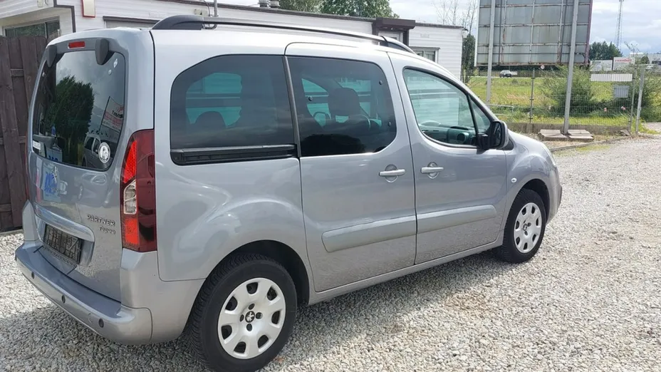 PEUGEOT Partner -