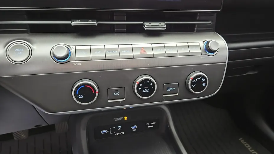 HYUNDAI Kona -