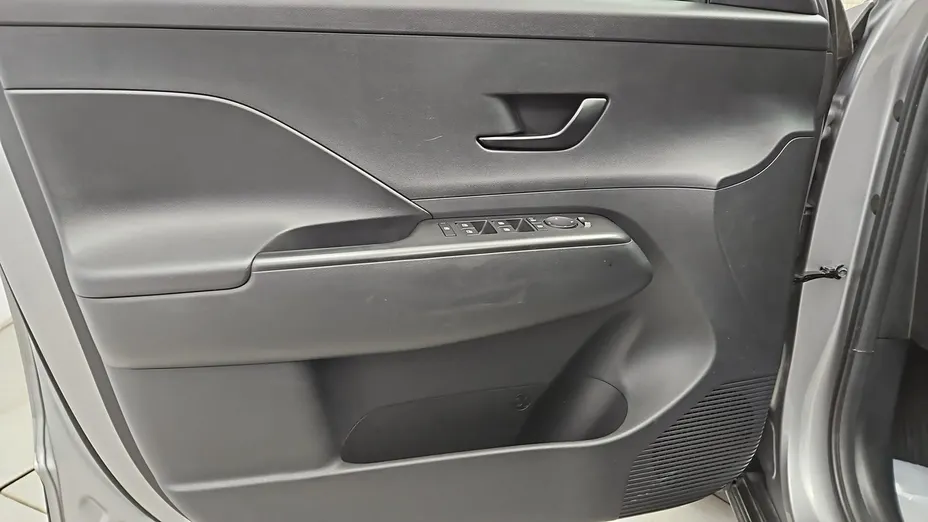 HYUNDAI Kona -