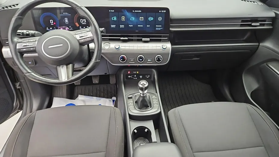 HYUNDAI Kona -