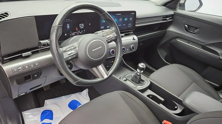 HYUNDAI Kona -