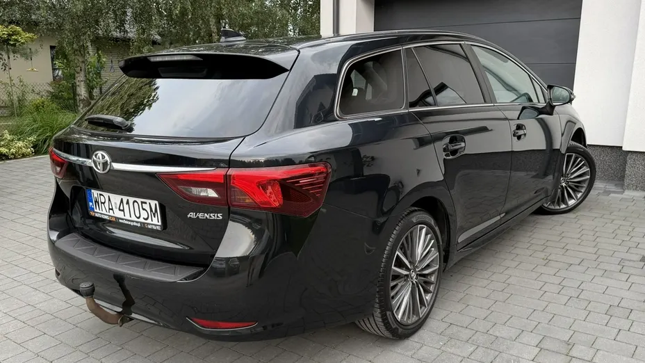 TOYOTA Avensis -