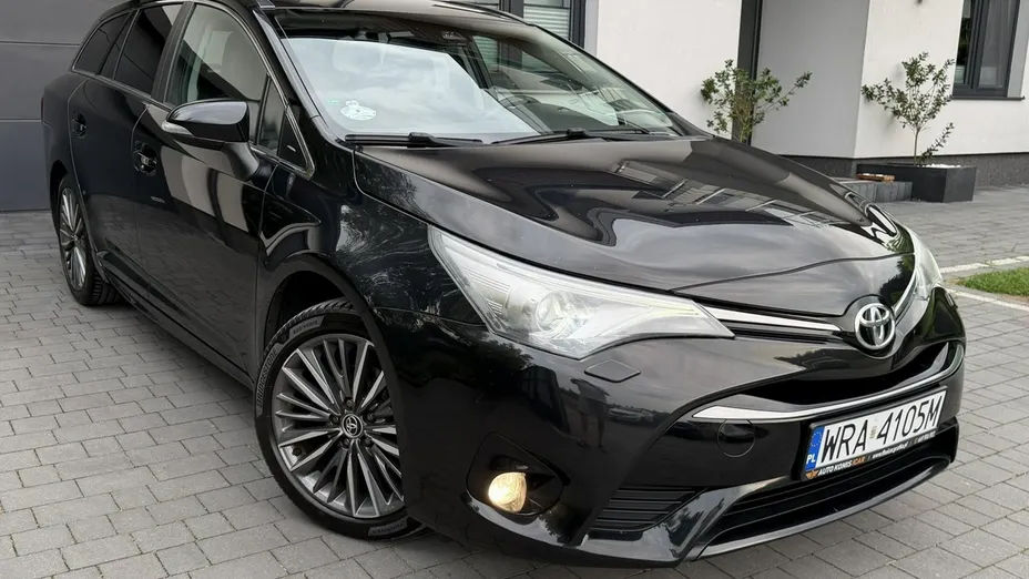 TOYOTA Avensis -