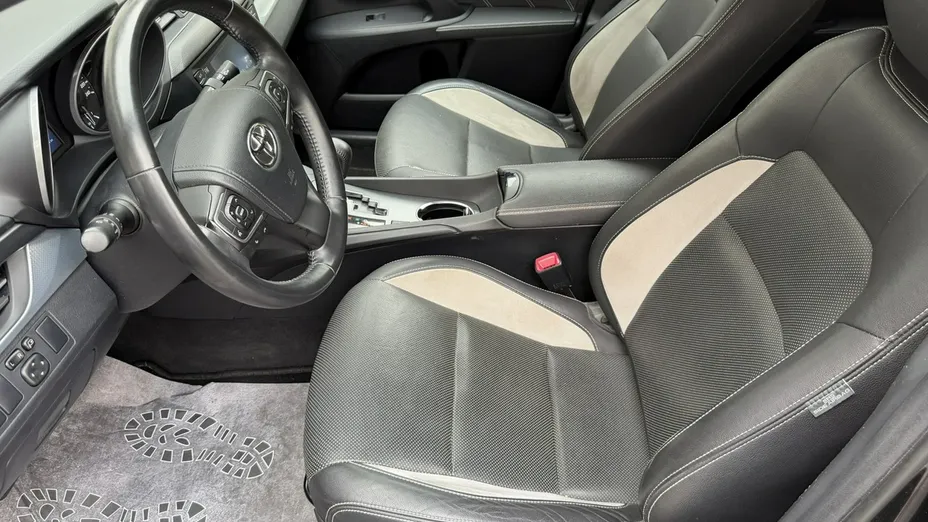 TOYOTA Avensis -