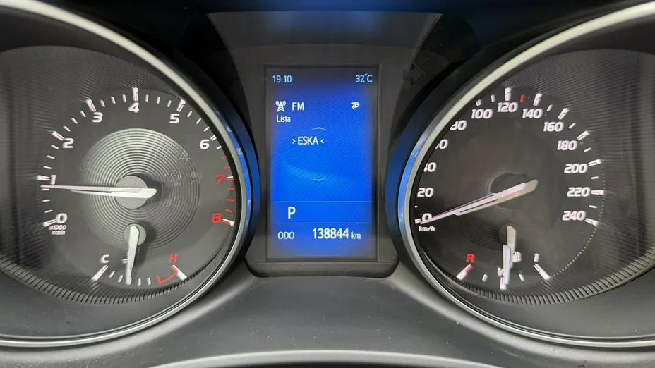 TOYOTA Avensis -