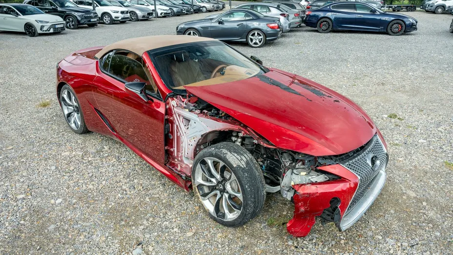 LEXUS LC -