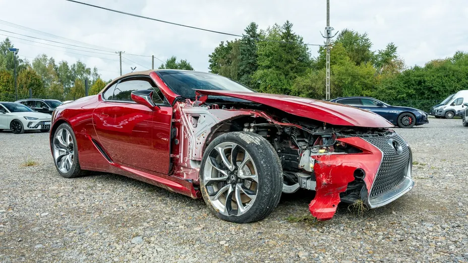LEXUS LC -