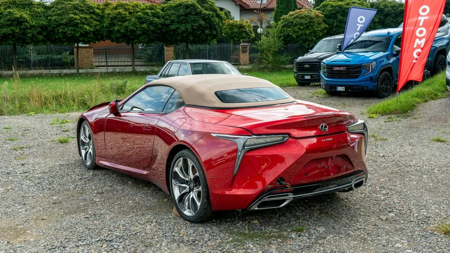 LEXUS LC -