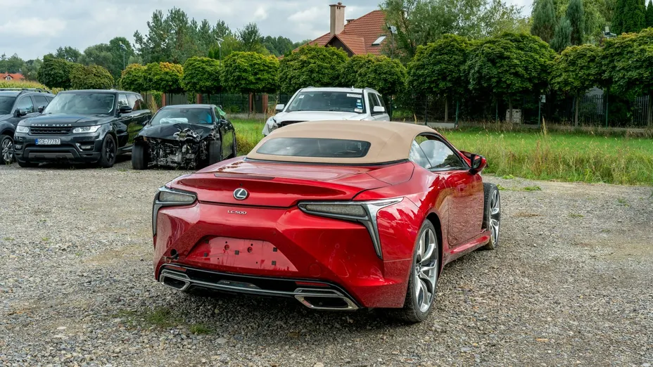 LEXUS LC -