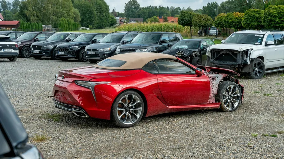 LEXUS LC -