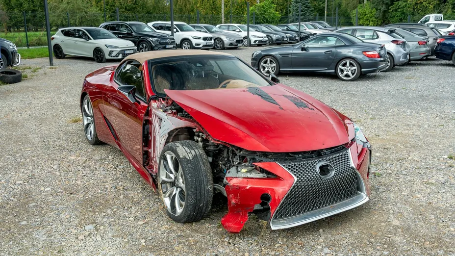 LEXUS LC -