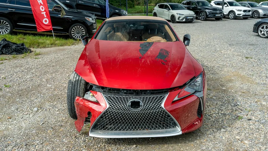 LEXUS LC -