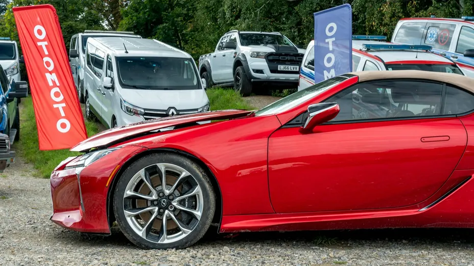 LEXUS LC -