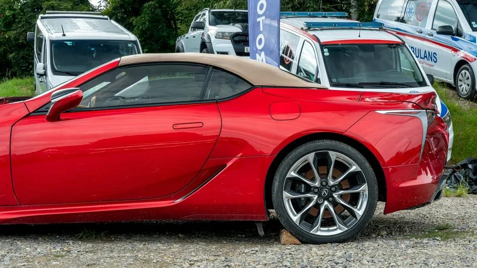 LEXUS LC -