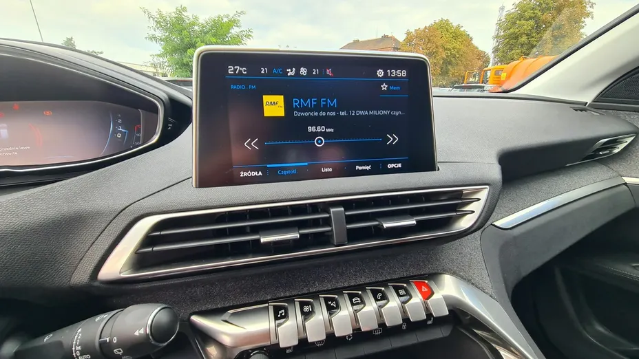 PEUGEOT 3008 -