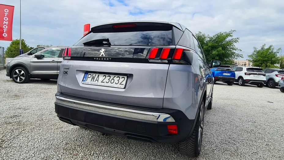 PEUGEOT 3008 -