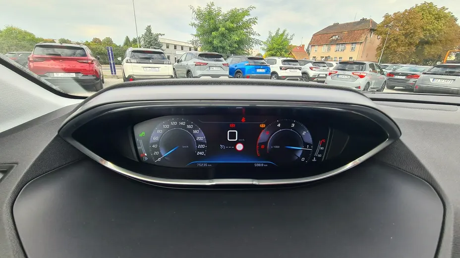 PEUGEOT 3008 -