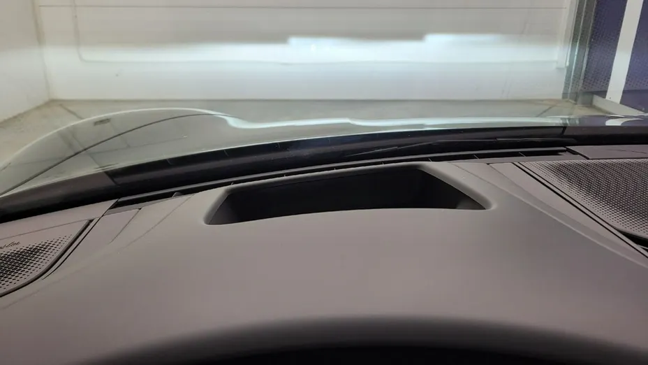 PORSCHE Taycan -