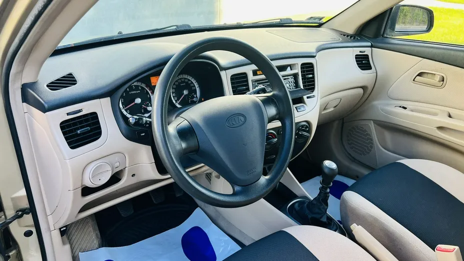 KIA Rio -