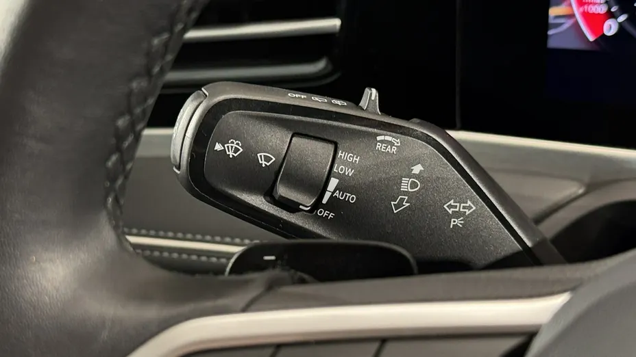 VOLKSWAGEN Passat -