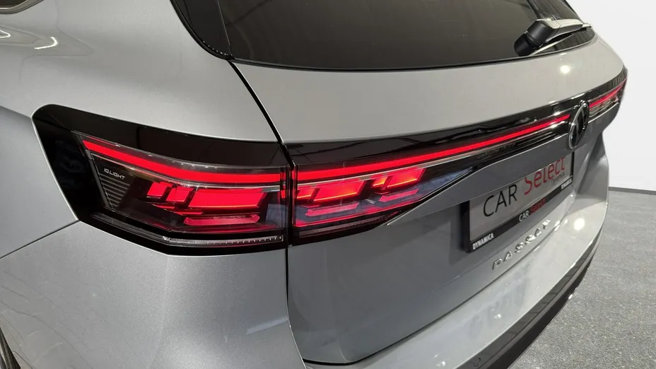 VOLKSWAGEN Passat -