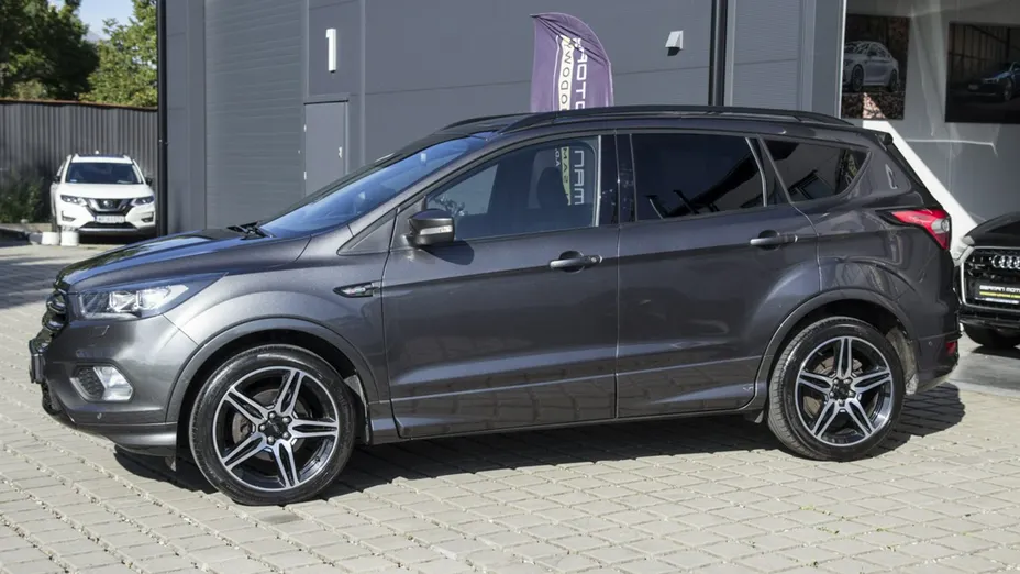 FORD Kuga -