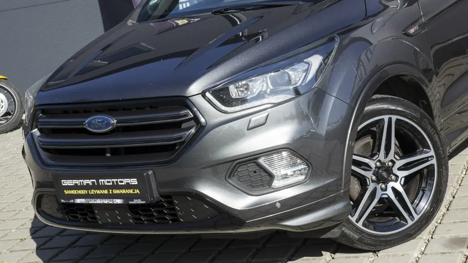 FORD Kuga -