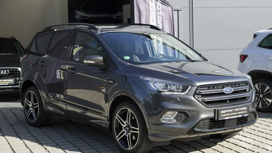 FORD Kuga -