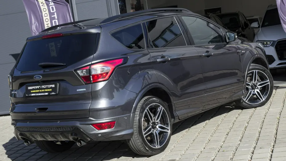 FORD Kuga -