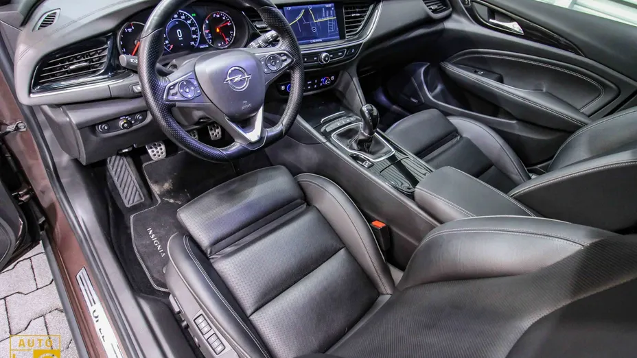 OPEL Insignia -
