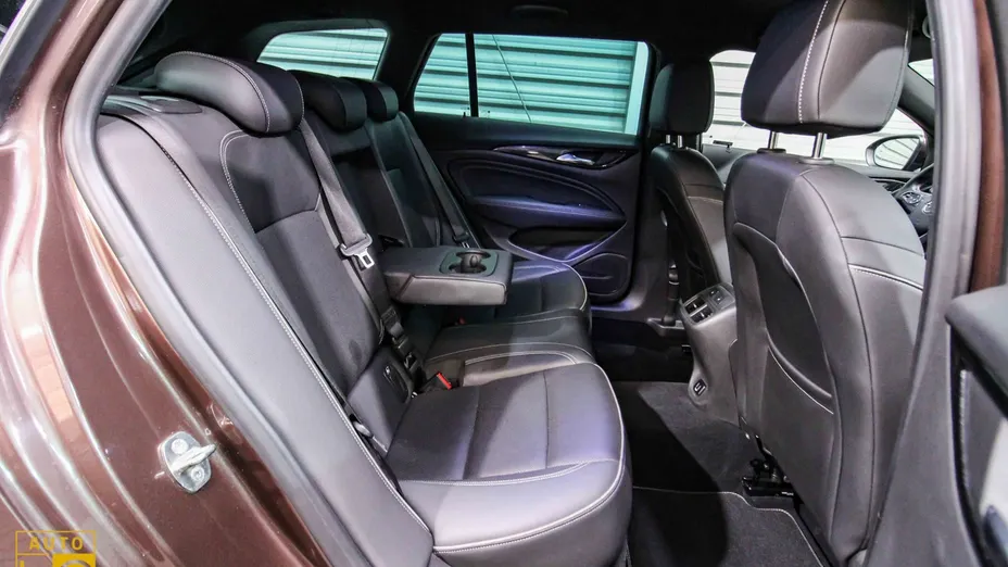 OPEL Insignia -