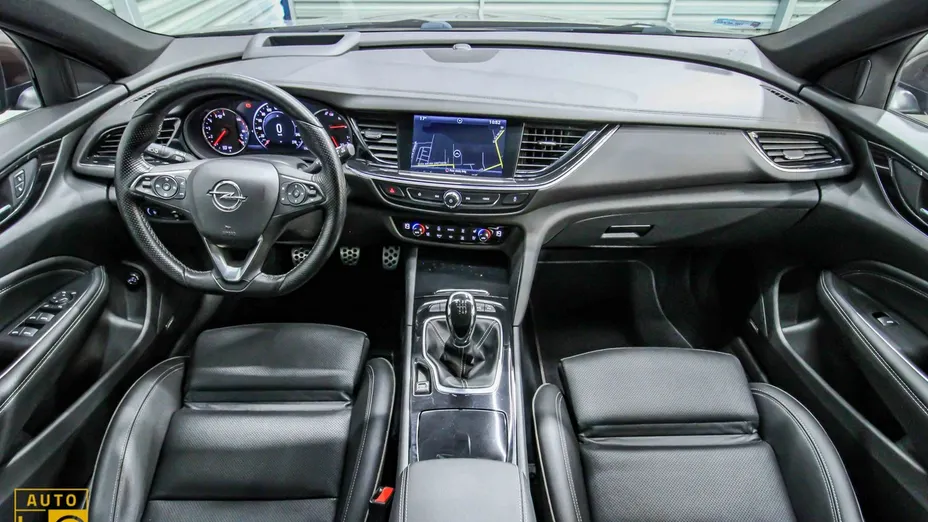 OPEL Insignia -