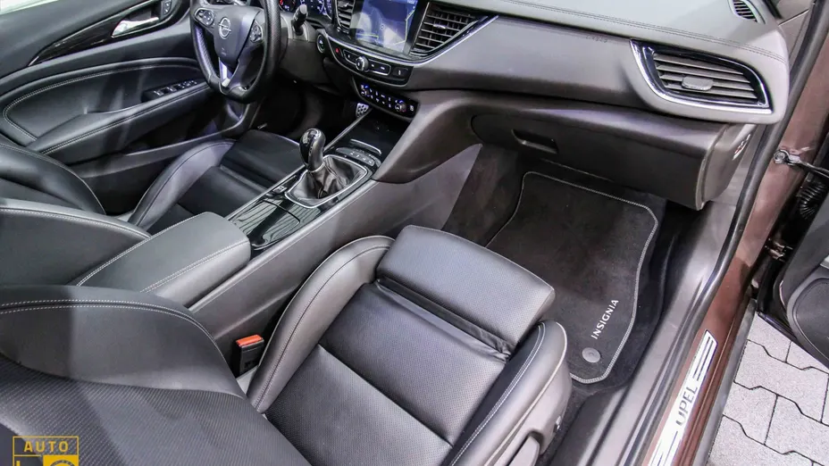 OPEL Insignia -