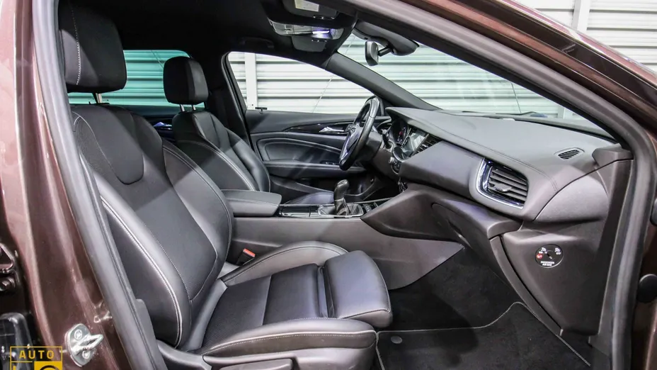 OPEL Insignia -