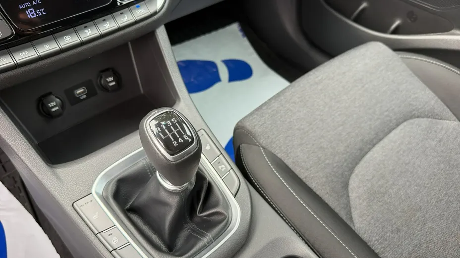 HYUNDAI i30 -